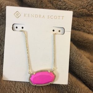 Brand new KENDRA SCOTT Delaney gold pendant